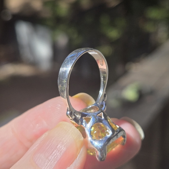 Lemon 🍋 Quartz emerald cut 13k & peridot sterling ring sz7 - Picture 4 of 7